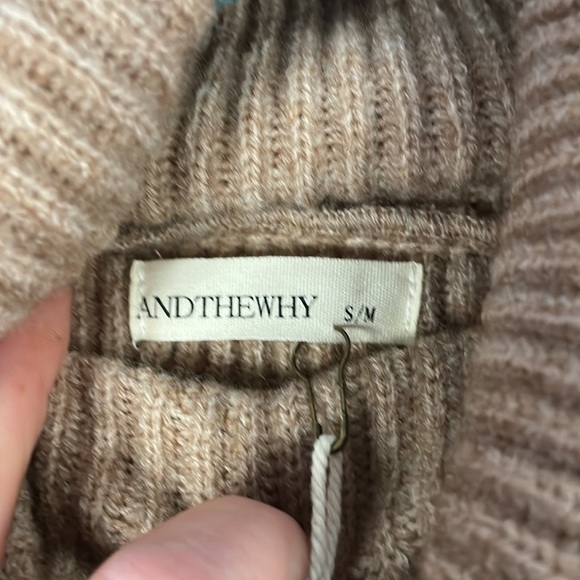 Andthewhy tan knit roll neck oversized sweater new with tags size s-m - Picture 5 of 11